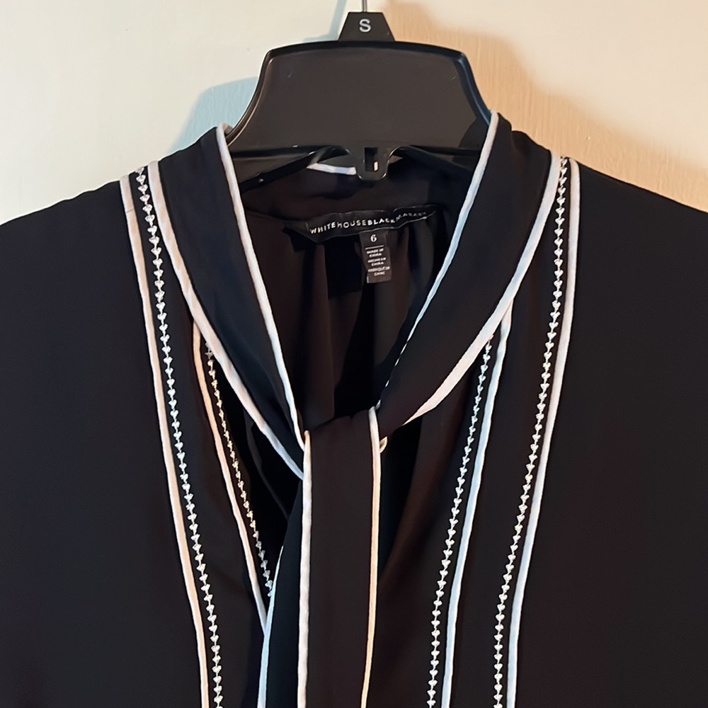 Sleeveless Black White House Black Market Dressy Shirt - Picture 3 of 4